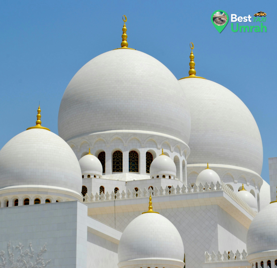 Ziyarah tour service to holy sites in Saudi Arabia.